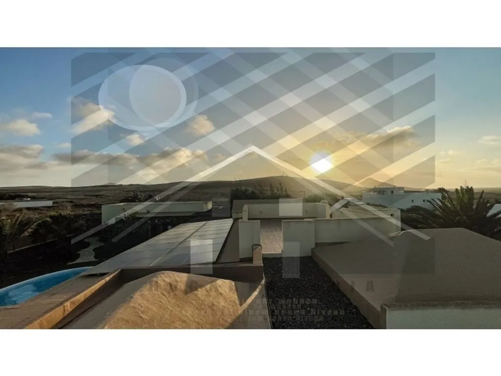 Terrass - Luxury Villa with Dual Pools in Lajares