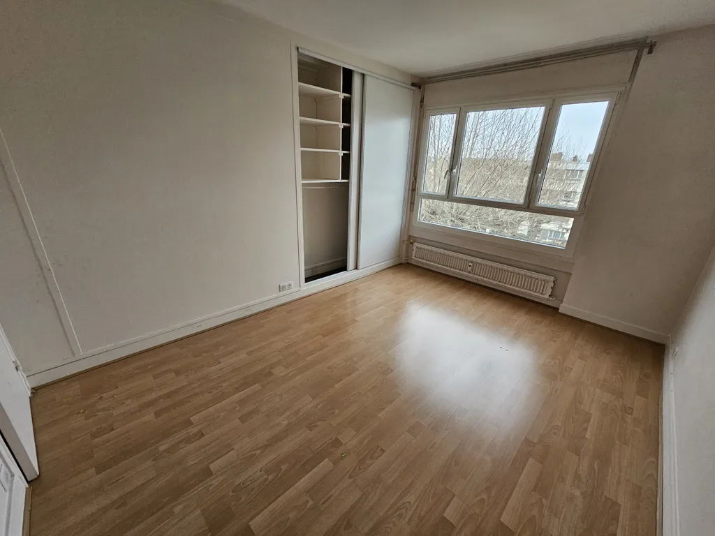 Toad - Flat with Balcony in Montesson