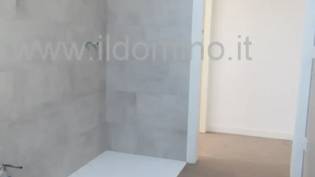 Salles de bain - Modern Apartment with Solar Panels in Padua