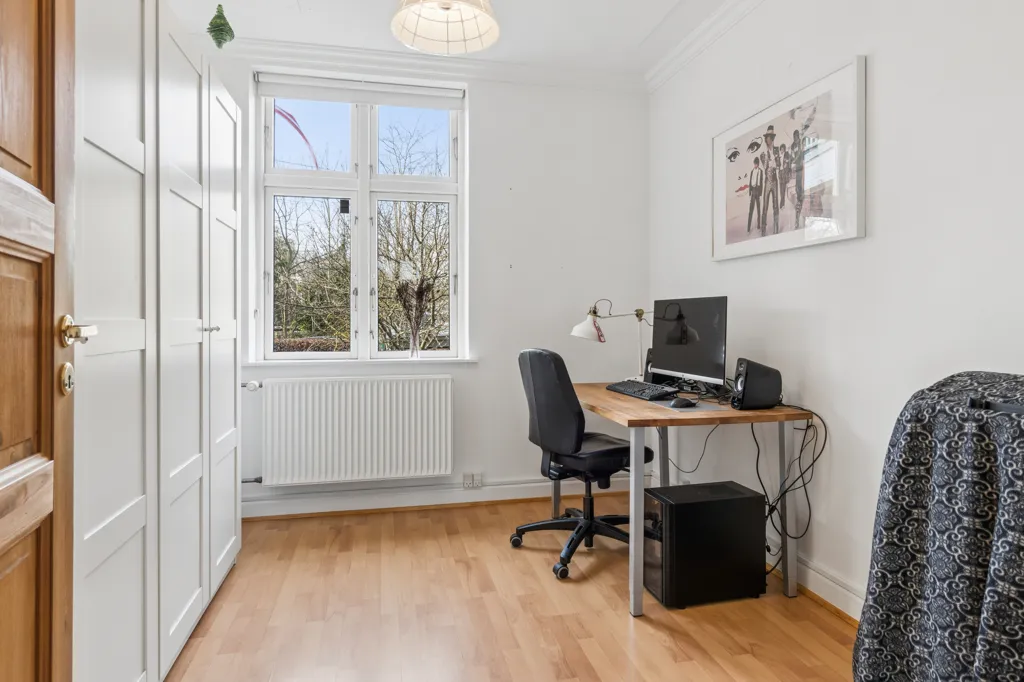 Kabinet - Villa Apartment with Garden in Hellerup