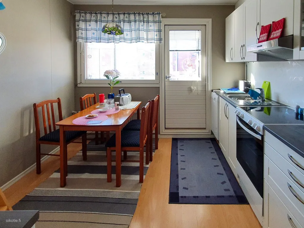 Söögituba - Apartment with Garden View in Söderkulla