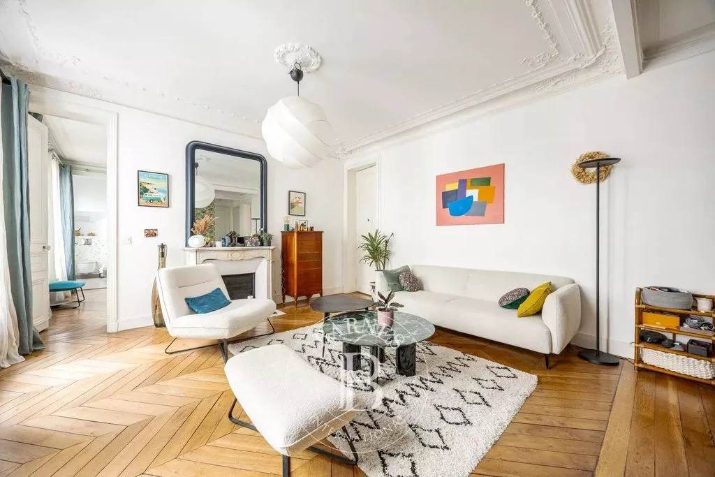 Elutuba - Luxury Apartment with Period Charm in Canal Saint Martin