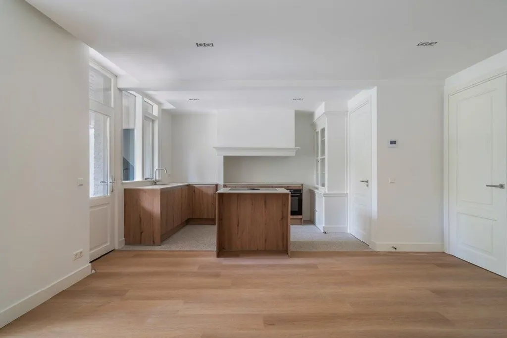 Cuisine - Renovated Apartment with Garden in The Hague