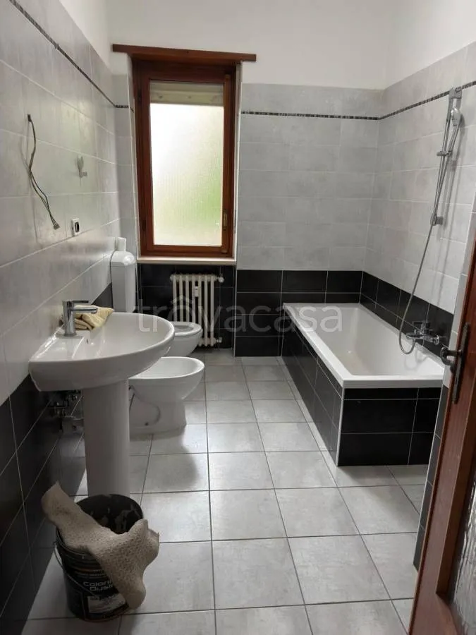 Salles de bain - Rearfitted Apartment with Balcony in Ciriè