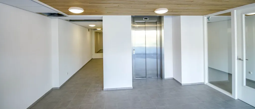 hallway_entrance