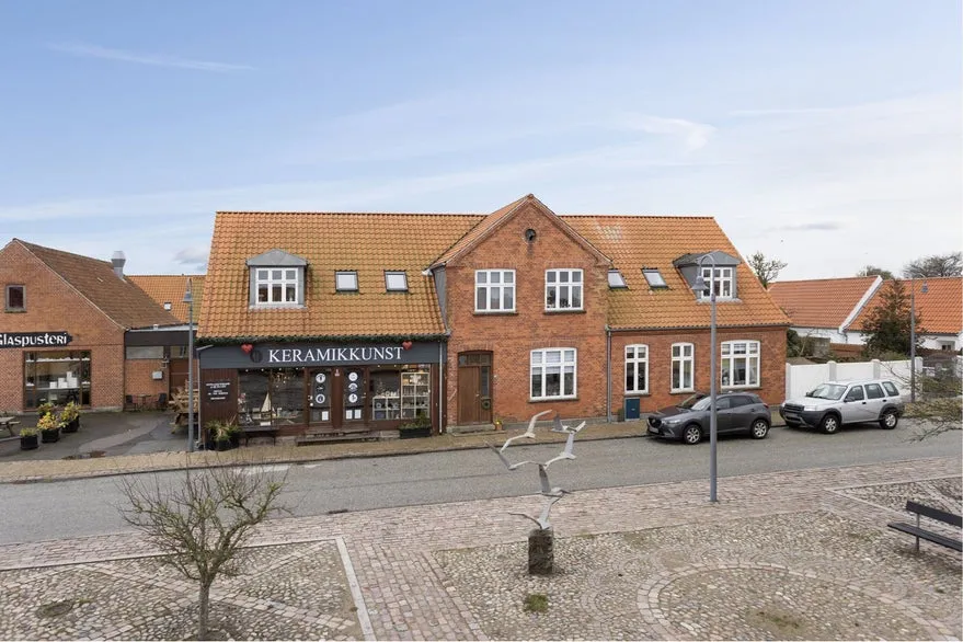 Esterno - Mixed-Use Property with Shops in Sæby