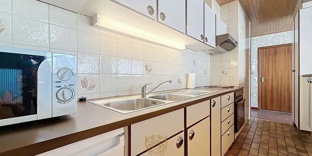 Kitchen - Renovatable Apartment with Garage in Niel