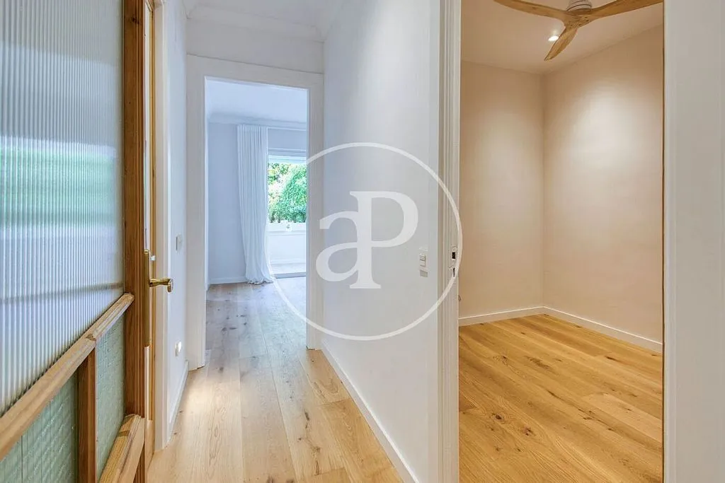 Entrée - Reformed Apartment with Balcony in Vallcarca
