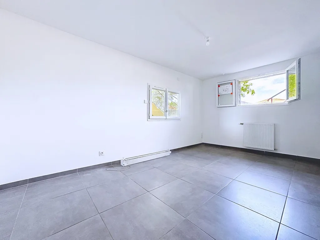Pièces - Appartement T3 avec Terrain Privatif à Voiron