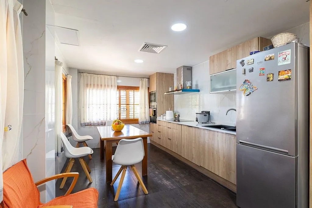 Cuisine - Chalet with Pool and Terrace in L'Eliana