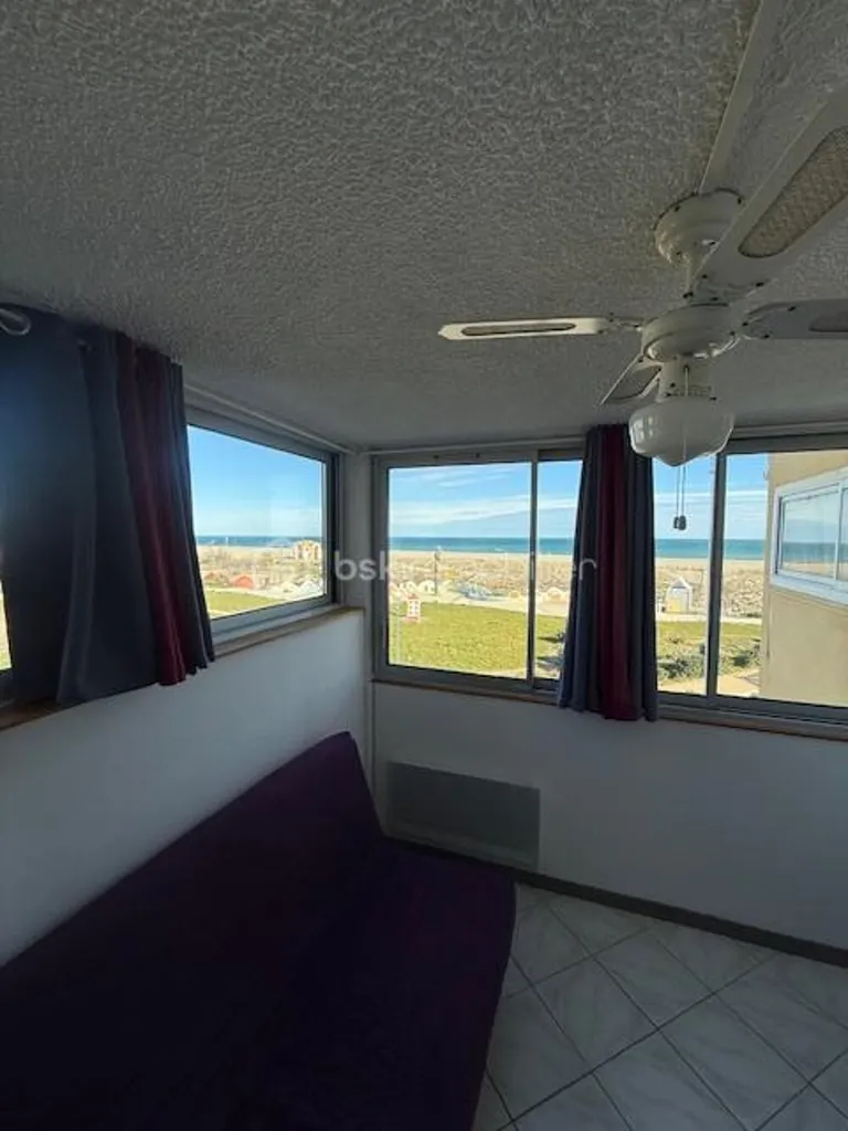 Séjour - Appartement de rez-de-jardin avec vue mer à Leucate