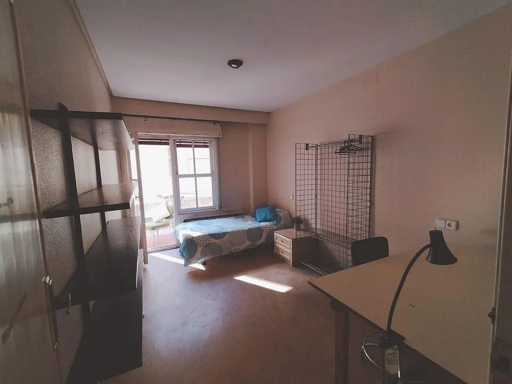 Chambres - Furnished Flat with Balcony in Salamanca