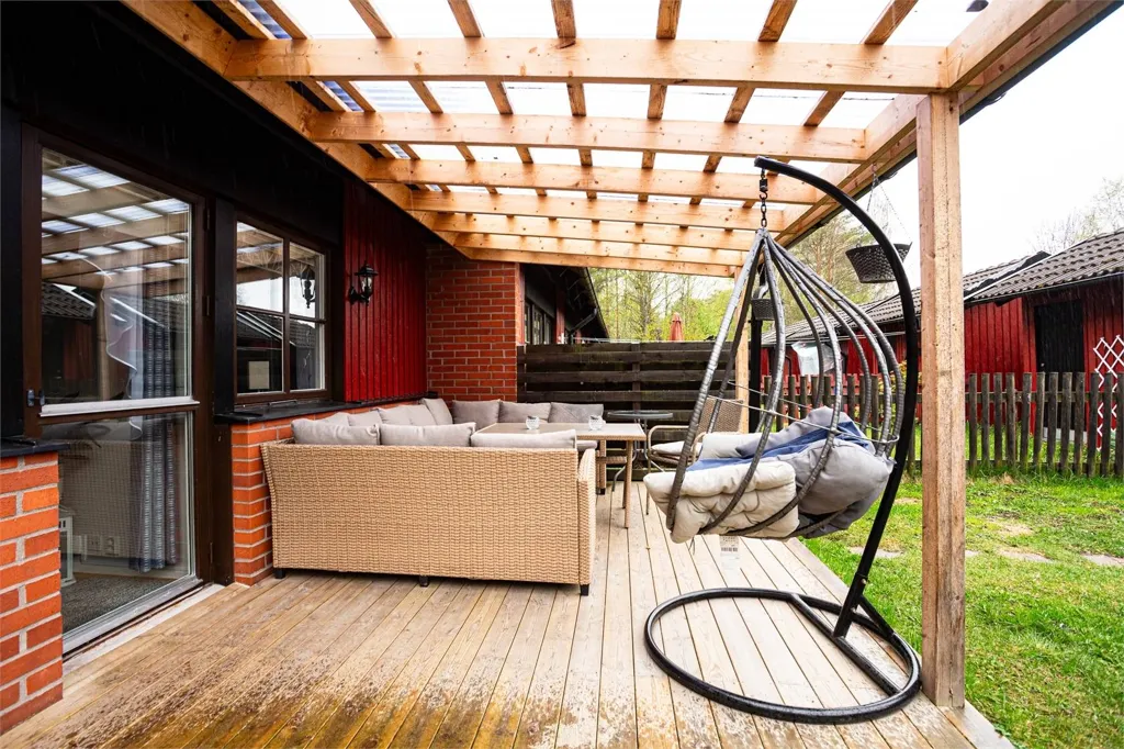 Terrass - Corner Flat with Modern Finish in Kopparberg