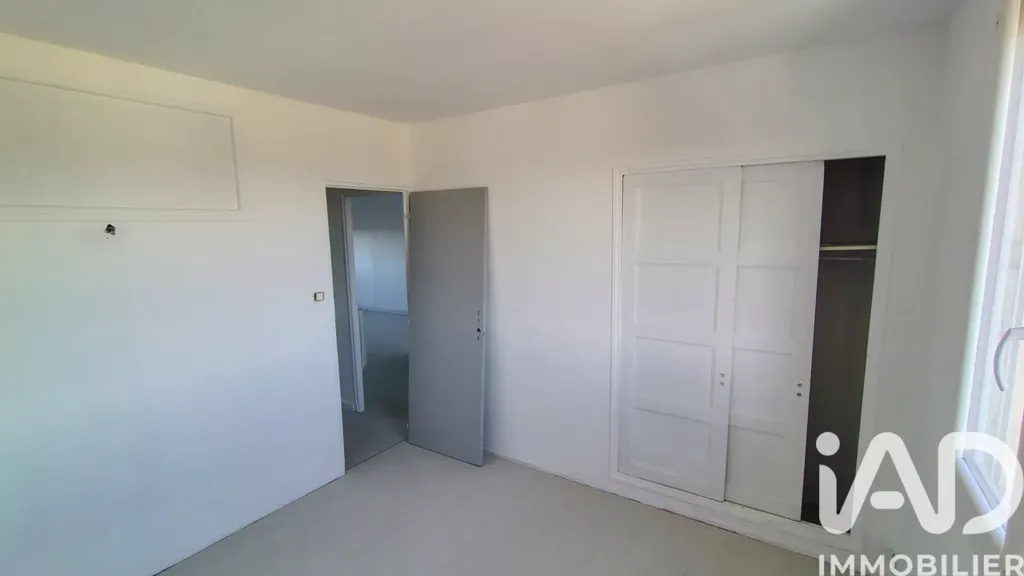 Magamistoad - Apartment with Balcony in Secure Residence