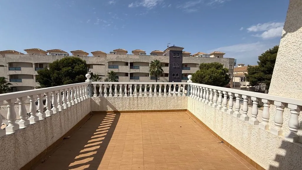 Rõdu - Rustic Chalet with Pool in La Zenia