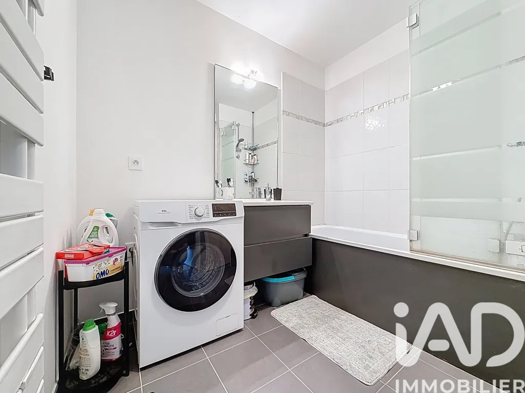 Vannitoad - Apartment with Terrace in Bondoufle