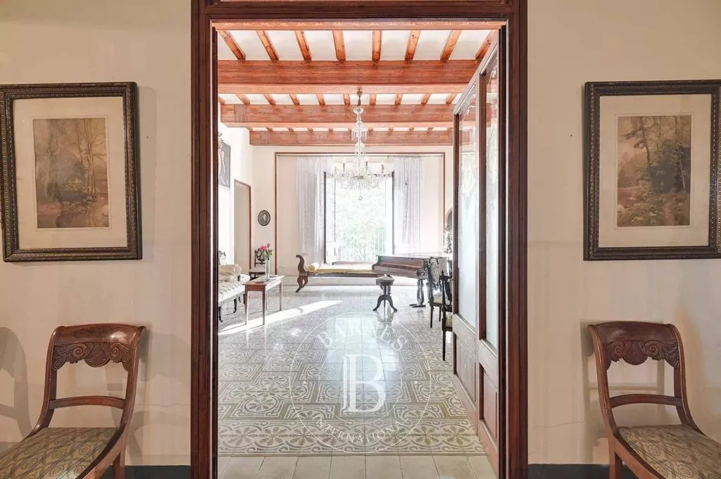 Entrée - Modernist Farmhouse with Pool in Llagostera
