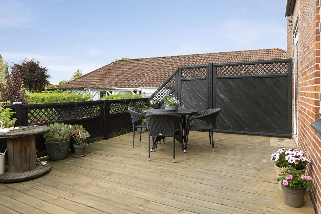 Terrasse - 1930s Villa with Garden in Odense M
