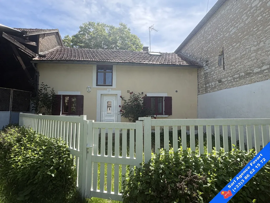 Esterno - Compact House with Garden in Champlay