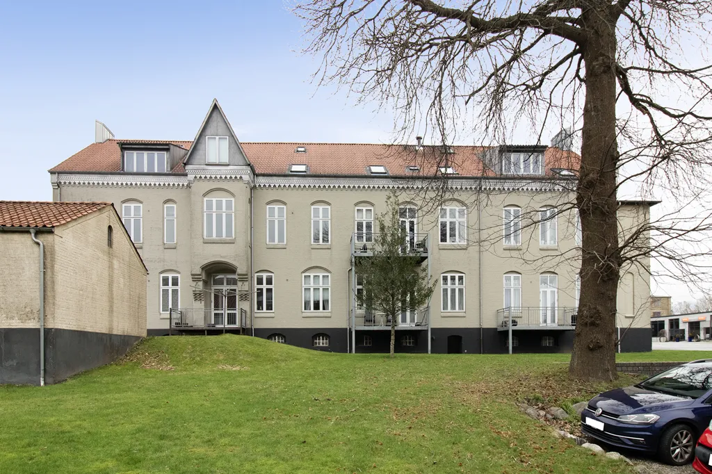Välivaade - 2-Bedroom Apartment with Original Features in Haderslev