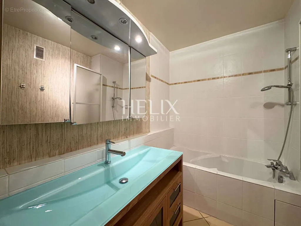 Bagni - Spacious Apartment with Balcony in Louveciennes