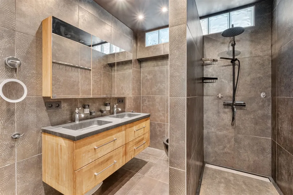 Bagni - Half-Open House with Garden in Quiet Area