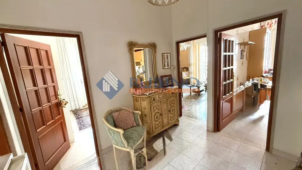 Esik - Rear-Facing Apartment with Balcony in Trani