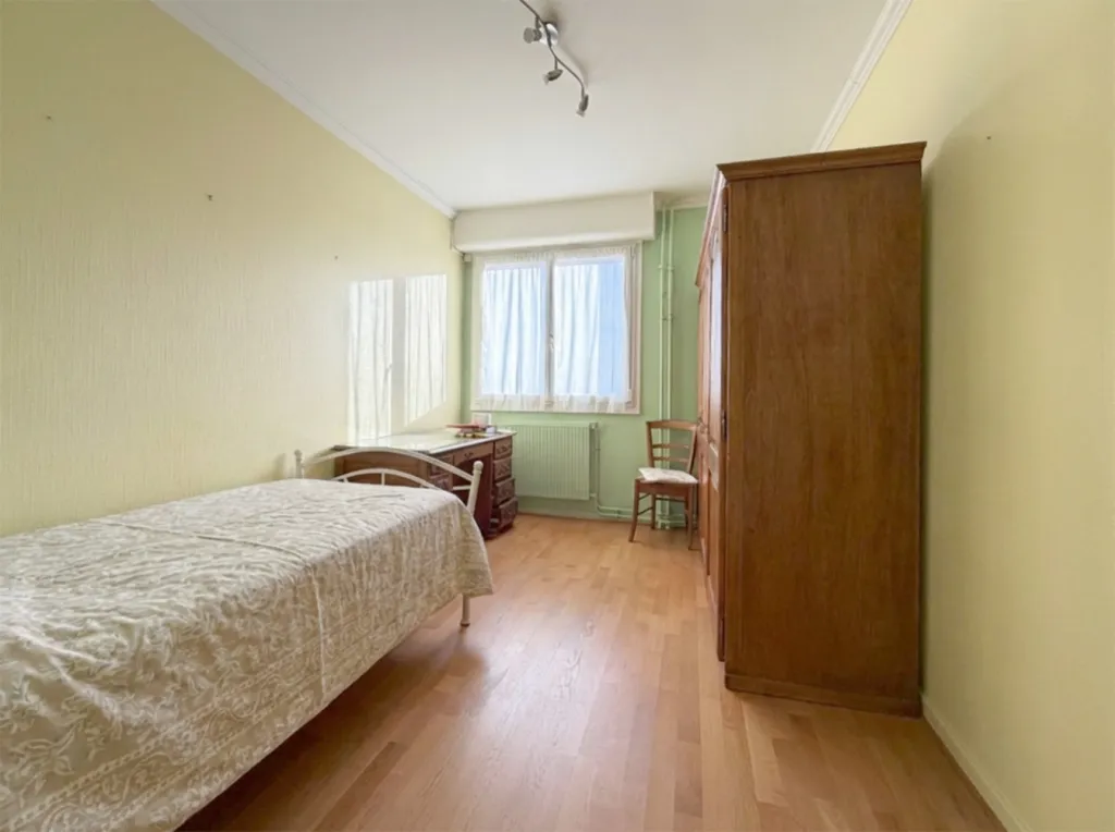 Chambres - Appartement T4 avec Vue Dominante Cathédrale à Clermont-Ferrand