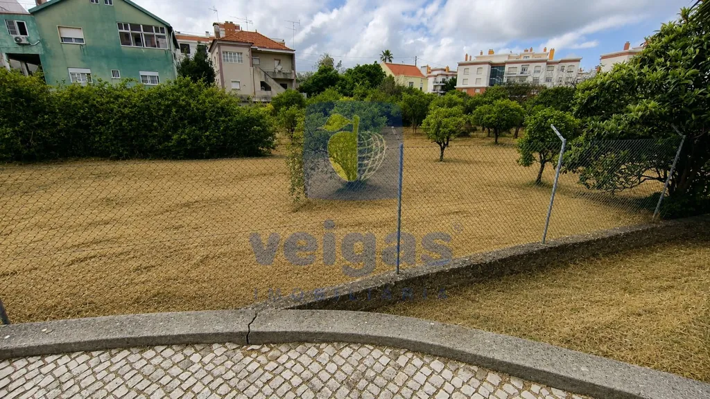 Giardino - Urban Land with Development Potential in Alverca