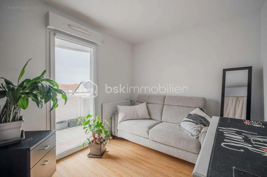 Chambres - Appartement Rénové avec Balcon et Vue Dégagée en Centre-Ville