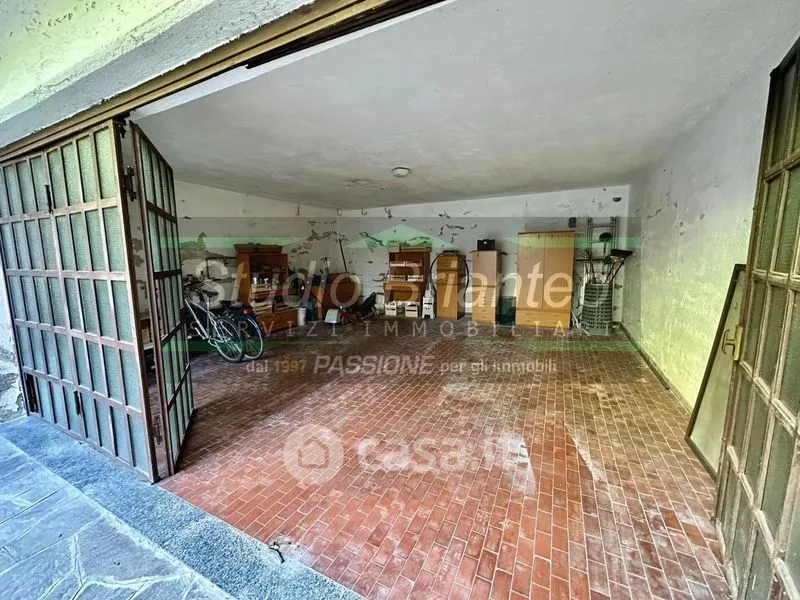 Garage - Bifamiliar Villa with Garden in Verano Brianza