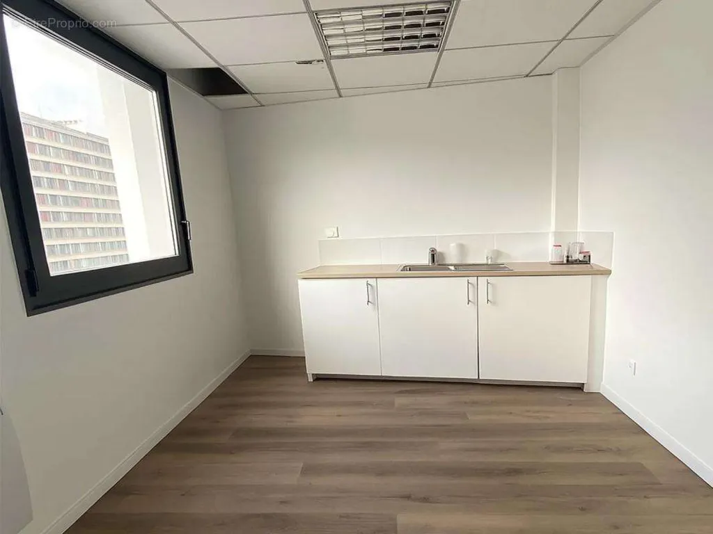 Office - Office Space with Double Exposure in Boulogne-Billancourt