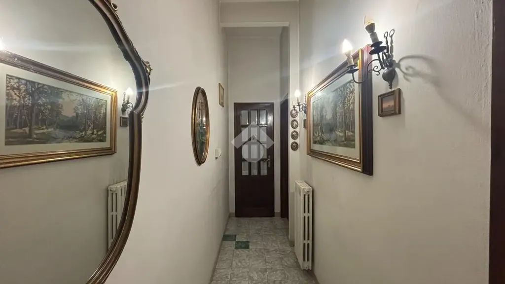 Esik - Apartment with Balcony in Pontedera