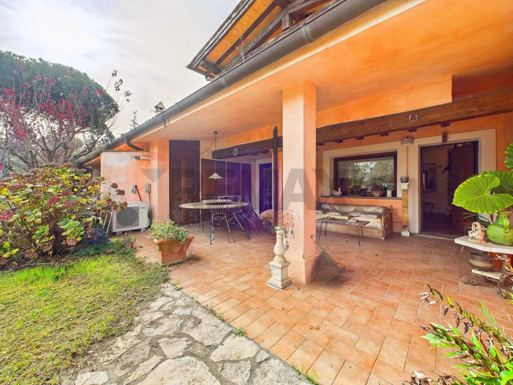 Terrazza - Rustic-Style Semi-Detached Villa in Formello