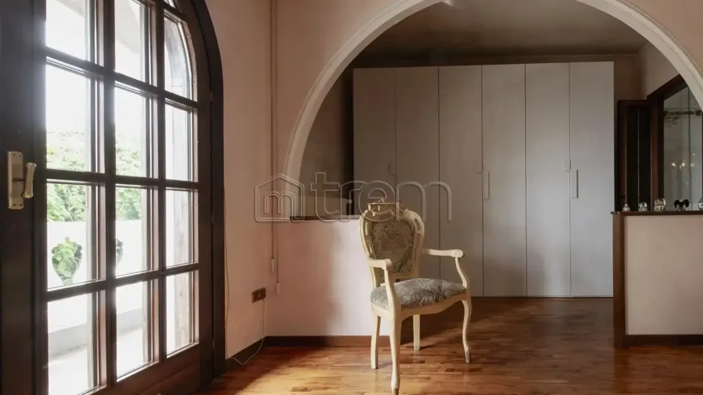 hallway_entrance