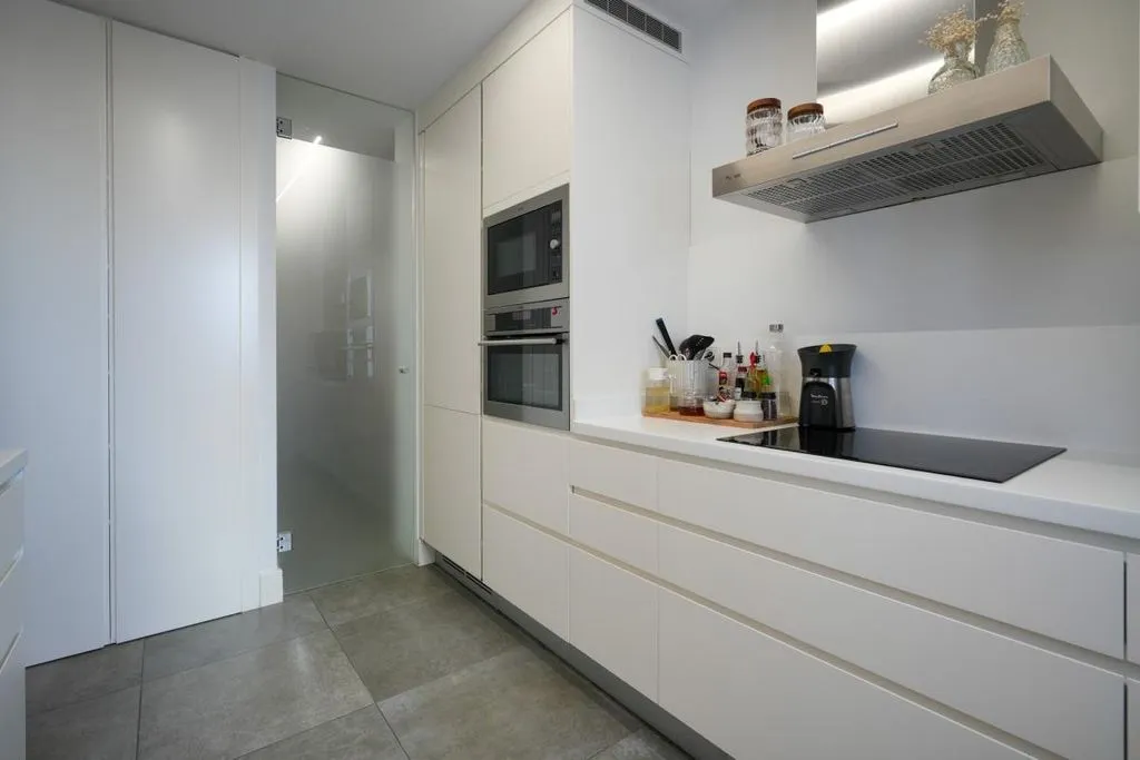 Cuisine - Luxury Apartment with High Ceilings in Madrid