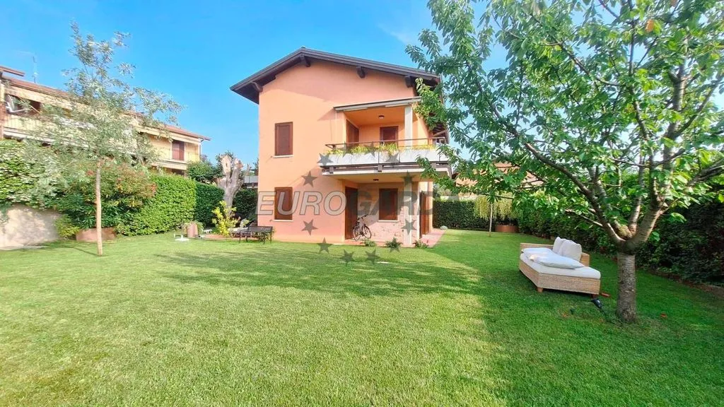 Aed - Villa with Pool in Lazise
