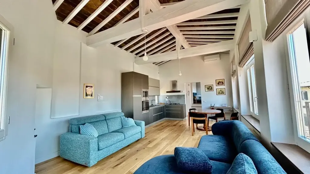 Elutuba - Triplex with Terrazzo in Campi Bisenzio