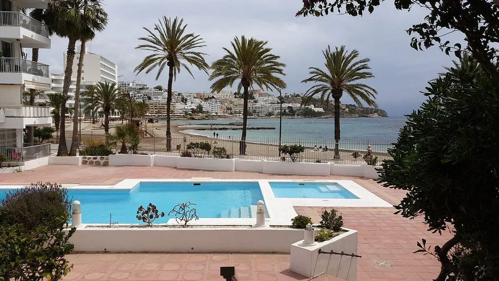 Piscine - Modern Apartment with Sea View in Platja d'En Bossa