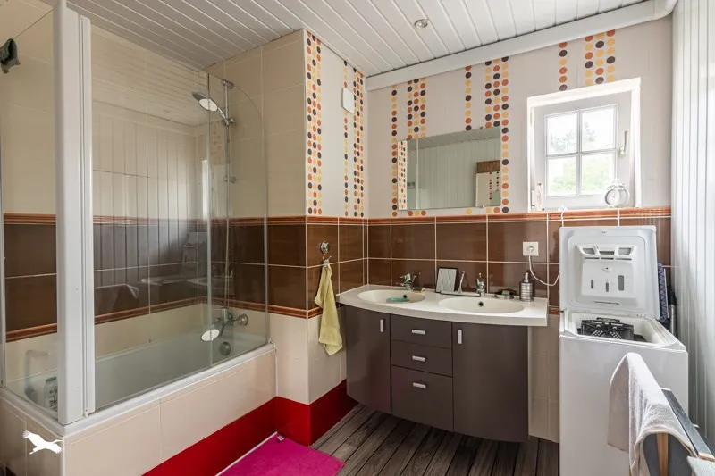Salles de bain - Maison au Calme avec Terrasse et Jardin à l'Est