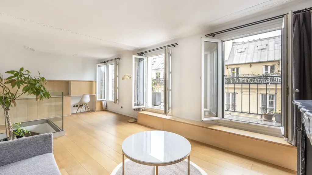 Soggiorno - Luxury Duplex with Balcony in Paris 9th