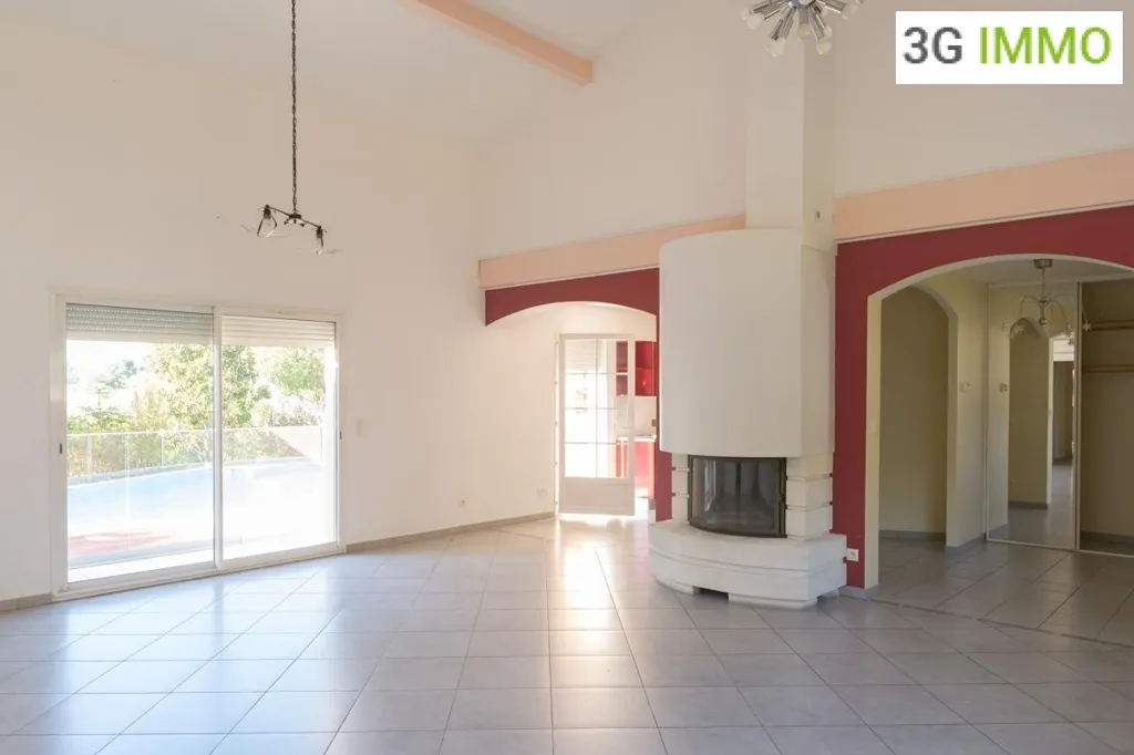 Elutuba - Contemporary Villa with Pool in Quiet Setting