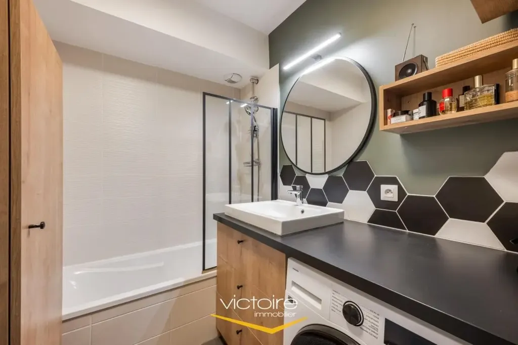 Vannitoad - Duplex Apartment with Terraces in Montchat