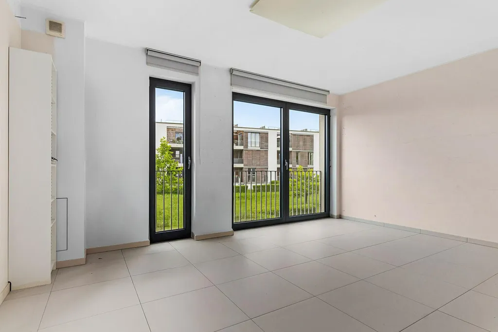 Pièces - Triplex 5 Chambres avec Jardin à Belval