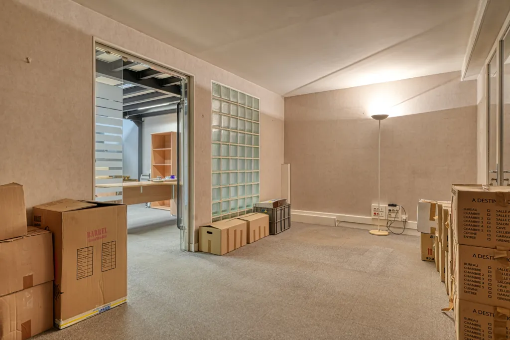 Kabinet - Mansart Villa with Office Space in Argenteuil Centre