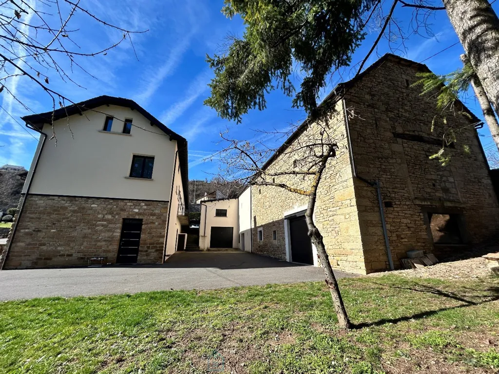 Extérieur - Propriété avec Piscine et Jardin au Cœur de la Lozère