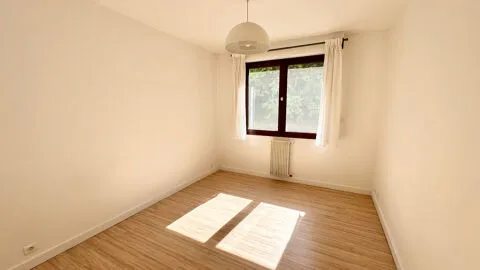 Toad - Meubled 3-Bedroom Apartment with Terrace in Aix-en-Provence