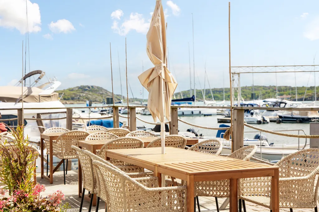 Terrass - Maritime Villa with Pool and Sea View in Marstrand