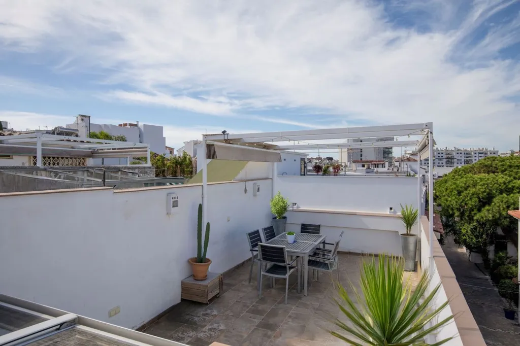Terrass - Townhouse with Terraces in Estepona Centre