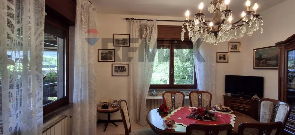 Sala da pranzo - Single-Level Villa with Private Garden in Paruzzaro